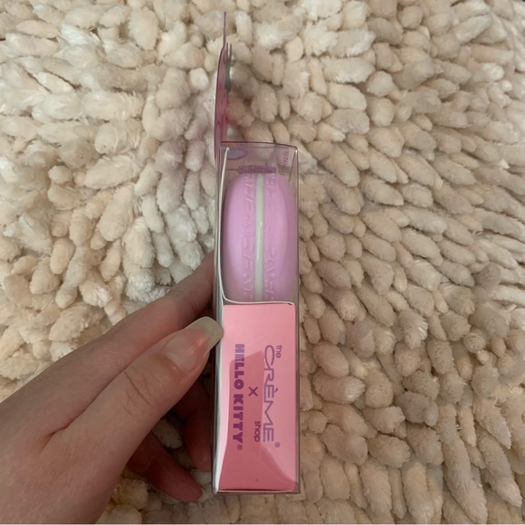 The crème shop hello kitty strawberry rose latte macaron lip balm - Picture 7 of 8